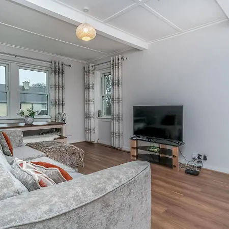 Pass The Keys Cosy And Spacious 2 Beds Flat With - Free Parking