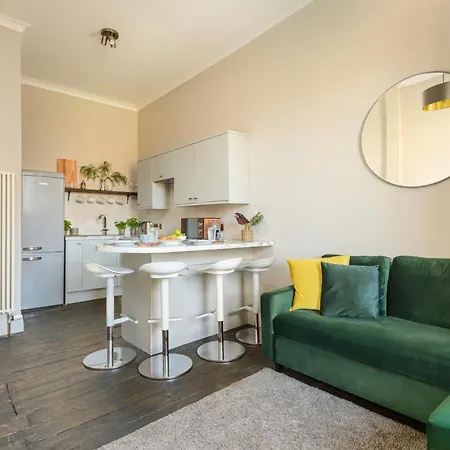 Spacious 2br Leith Эдинбург