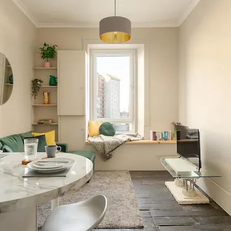 Lägenhet Spacious 2br Leith Edinburg