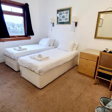 The Guards Hotel 3*