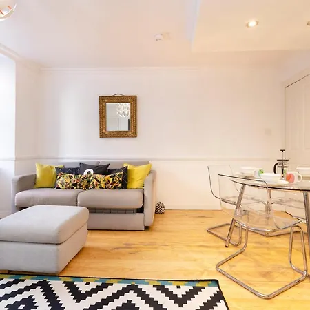 Joivy Charming With Patio Nearby The Castle