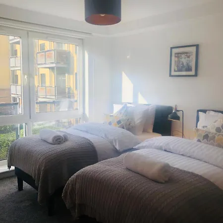 2 Bath Free Parking Apartman *