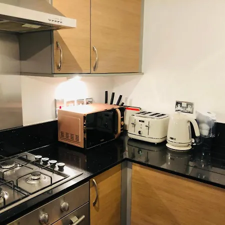 2 Bath Free Parking Apartman *