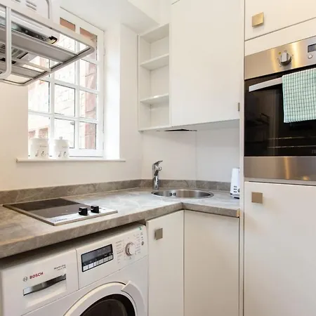 Historic 4 Bedroom Apartment In Dean Village Apartment