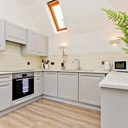 Newly Reno'd 2 Bed With Free Parking Appartement *