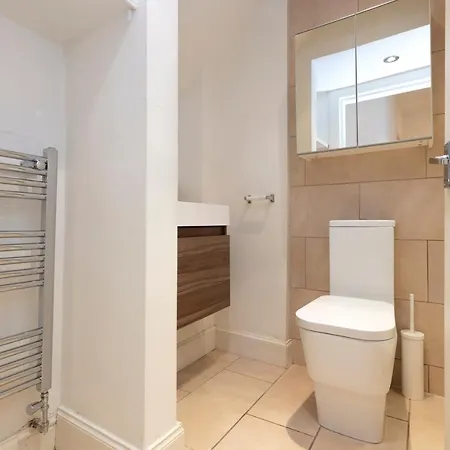 Appartement Altido Astonishing And Airy 1br Apt Right In The Centre