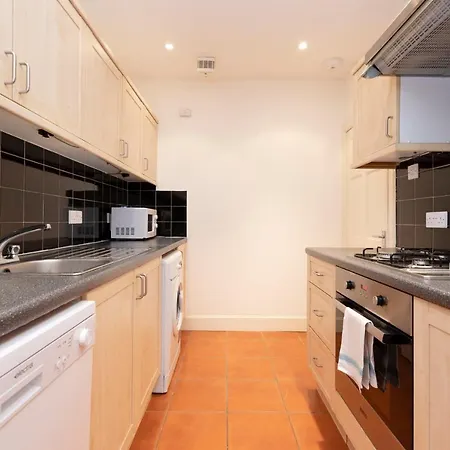 Appartement Altido Astonishing And Airy 1br Apt Right In The Centre