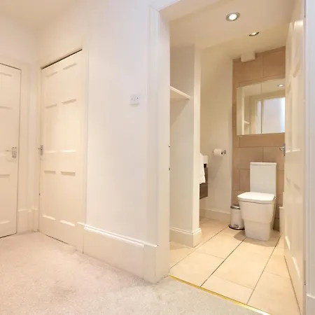 Altido Astonishing And Airy 1br Apt Right In The Centre Appartement