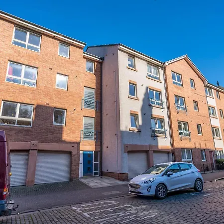 Apartment Homely 2beds Flat Near Centre, Free Parking
