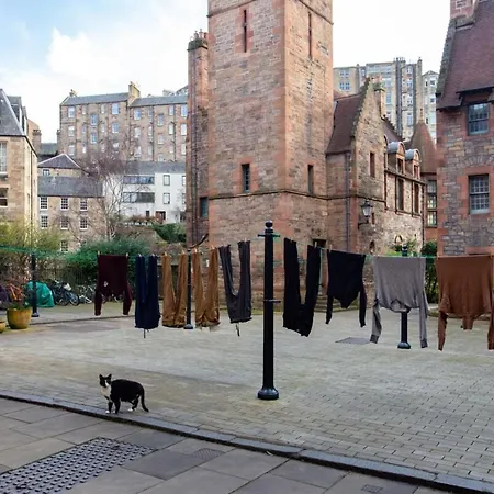 Historic 4 Bedroom Apartment In Dean Village * Edinburgh