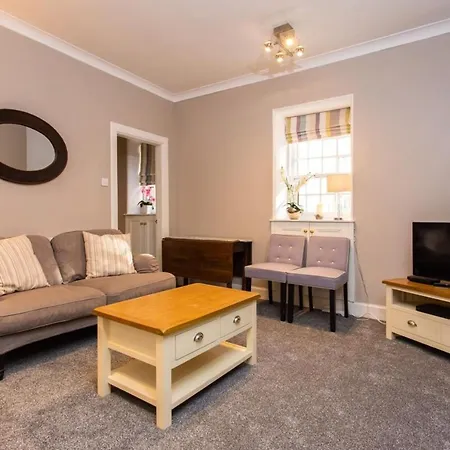 Historic 4 Bedroom Apartment In Dean Village Apartment