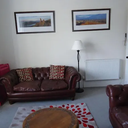 Modern And Colourful Flat By The Castle *