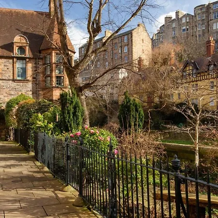 Historic 4 Bedroom Apartment In Dean Village Edinburgh