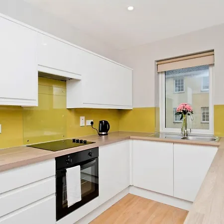 Charming Old Town 2 Bed Apt, 2mins From Royal Mile *