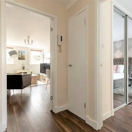 Stunning 1 Bed At Holyrood Palace & Arthurs Seat *