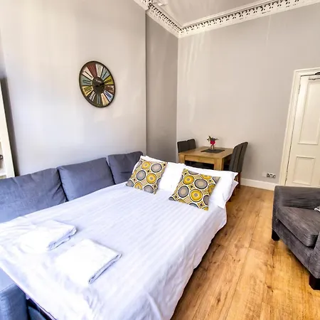 Sleeps 6 Free Parking Lägenhet *