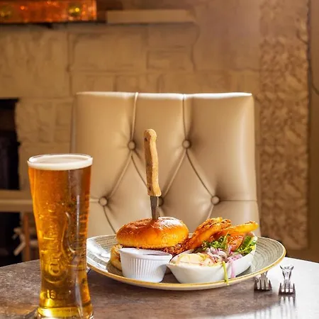 The Stair Arms 3* Pathhead