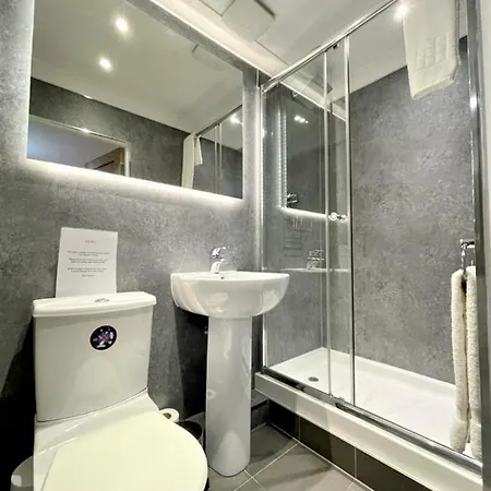 Lejlighed Elite 3 Bed New Town With Private Walled Garden