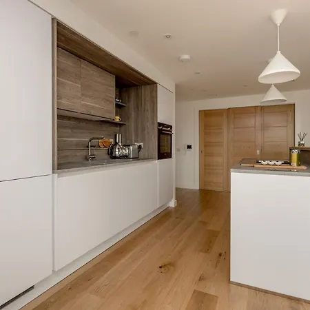 Designer Urban Apartment With City Terrace * Edinburgh