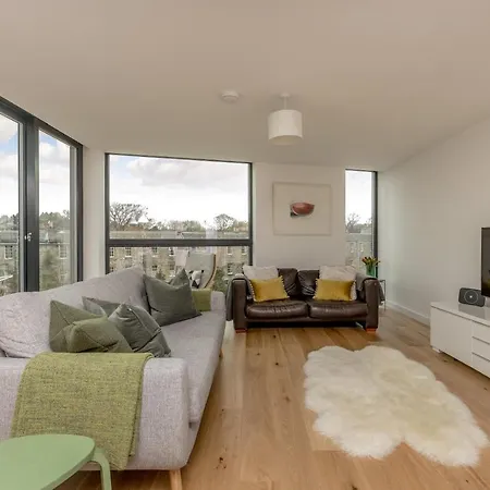 Designer Urban Apartment With City Terrace Apartman