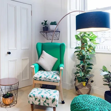 Apartamento The Plywood Flat, Modern Style In A Traditional Tenement *