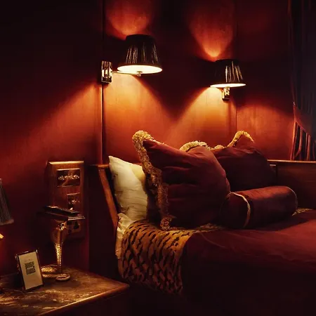 House Of Gods Royal Mile 4*