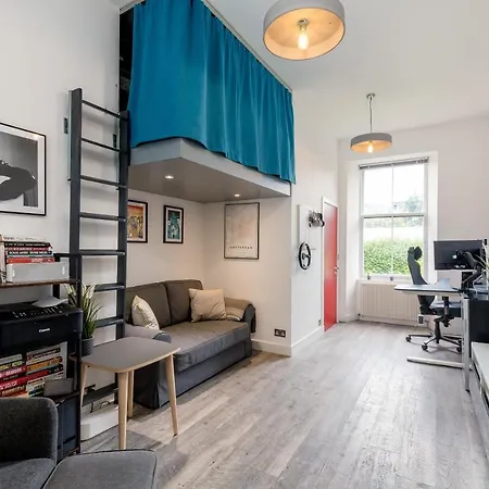 Luxury Architect Designed 13 Mins To Royal Mile Nyaraló *