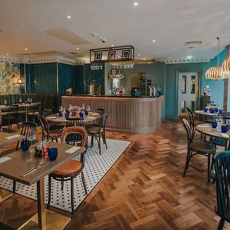 Aparthotel Fraser 4*