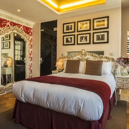 Le Monde Hotel