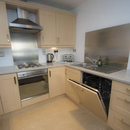 Ocean Serviced Aparthotel 4*