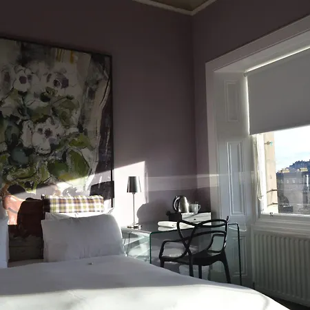 B+B Edinburgh Эдинбург