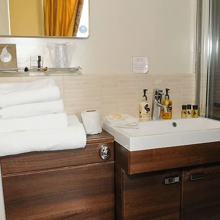 The Salisbury Hotel 4*