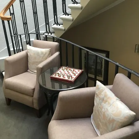 The Salisbury Hotell