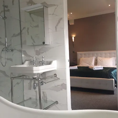 The Inverleith * Edinburgh