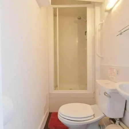 Sakura Hotel 2*