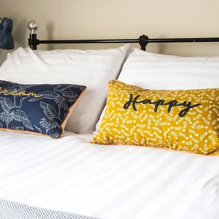Guestready - Vibrant Attic Apt In Lovely Leith Appartement