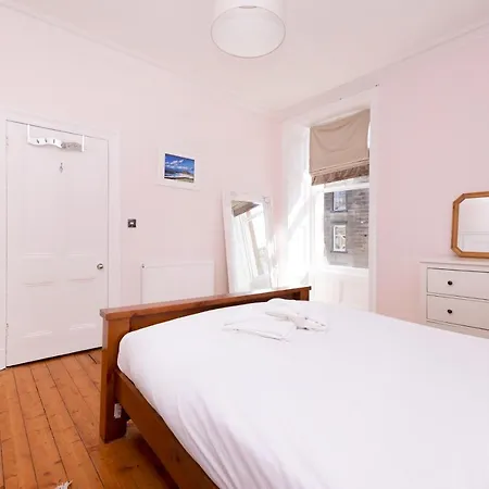 Joivy Gorgeous 1-bed Flat With A Shared Garden Apartment Edinburgh