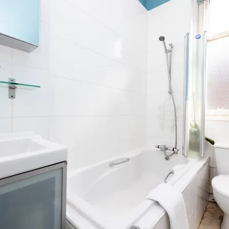 Joivy Gorgeous 1-bed Flat With A Shared Garden Edinburgh