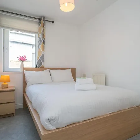 Pass The Keys Cosy And Bright 2 Bedroom Flat With Free Parking * Édimbourg