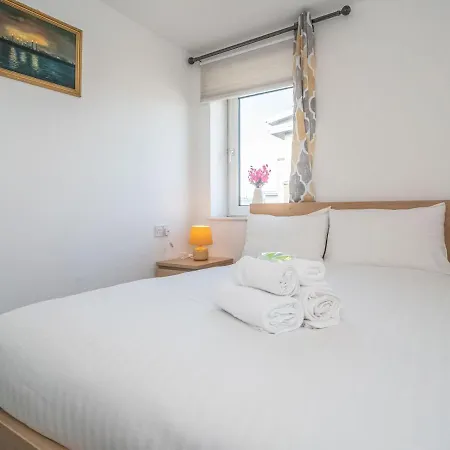 Pass The Keys Cosy And Bright 2 Bedroom Flat With Free Parking * Édimbourg