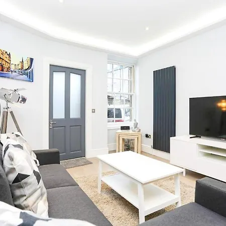 شقة Ultra Modern, Stylish Next To Princes St إدنبرة