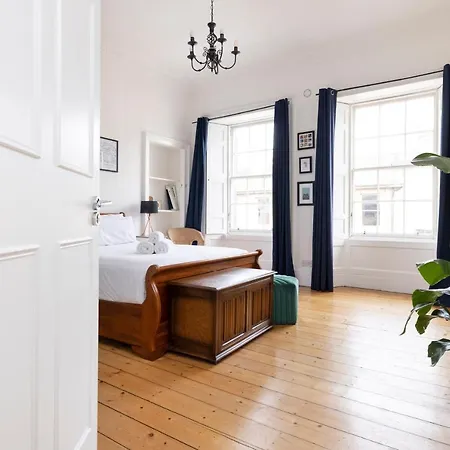 Altido Glamorous 2-bed Flat Near Castle Appartement Édimbourg