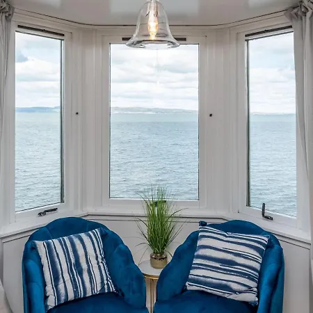 Stunning Flat With Sea View And Parking - Pass The Keys Apartment *