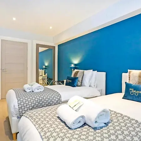 Modern 3 Bedroom Apartment, West End Edinburgh