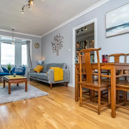 Stunning Flat With Sea View And Parking - Pass The Keys Apartment