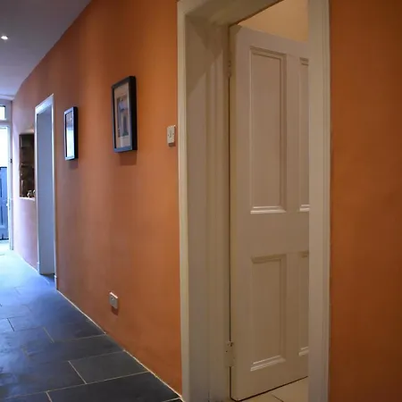 Apartament West End *