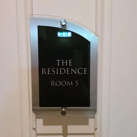 The - No 8 * Edinburgh