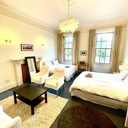 Newington House Tatil Evi