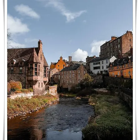 Spacious And Modern 2 Bedroom Flat Near The Centre