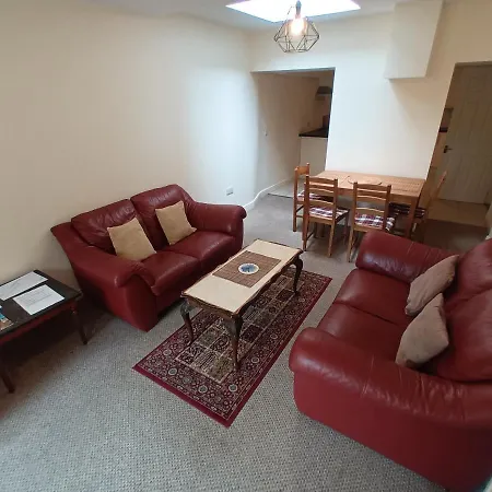 Modern With Free Parking And Private Garden
